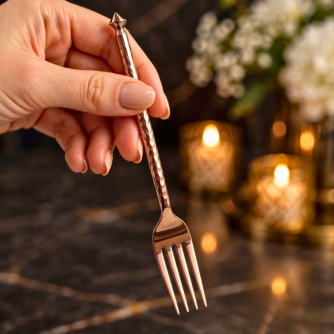 swasha 24 pcs rose gold cutlery set with wooden stand hammered design