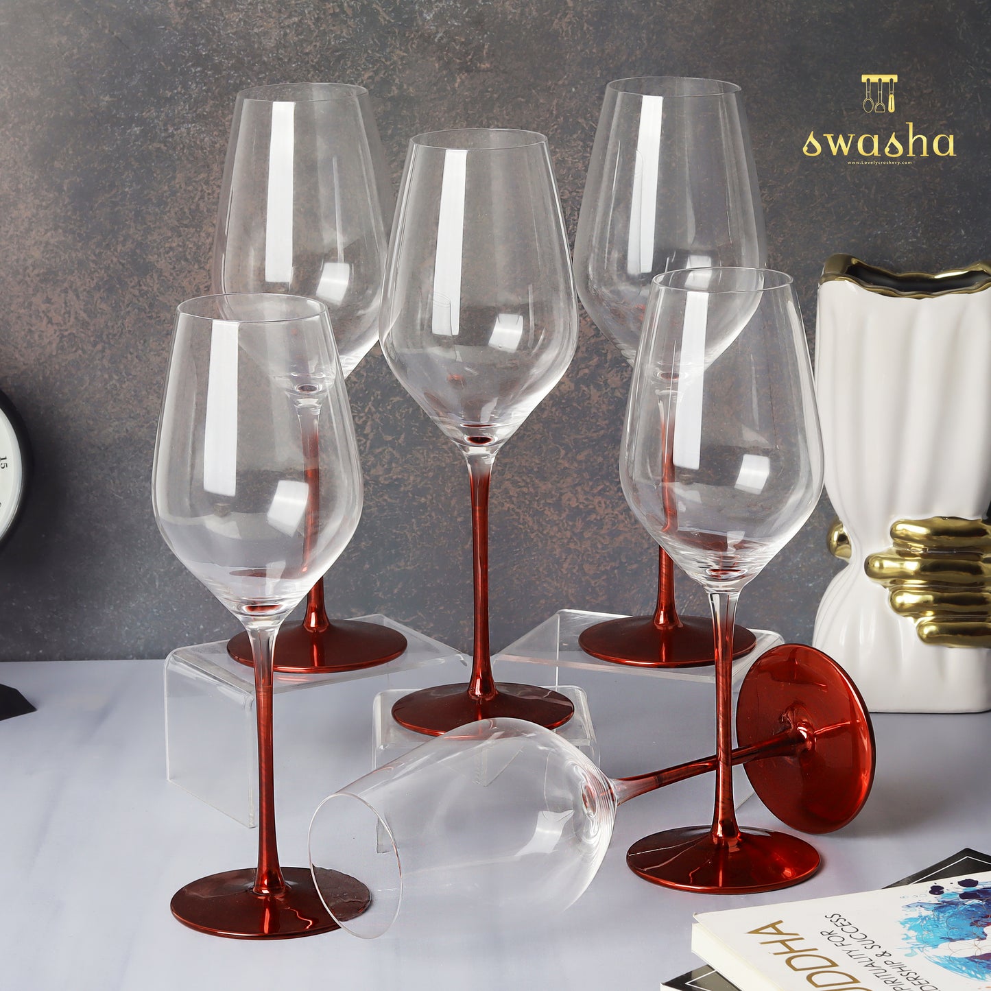Set of 6 elegant wine glasses - elevate your dining experience with this classic set
