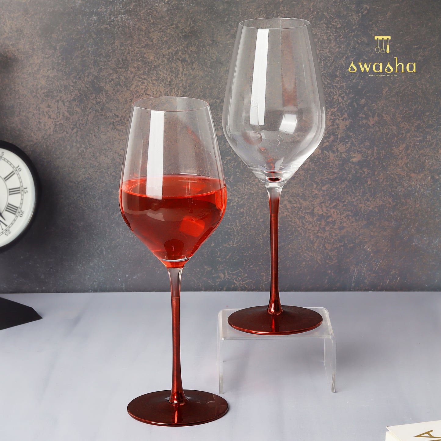 Set of 6 elegant wine glasses - elevate your dining experience with this classic set