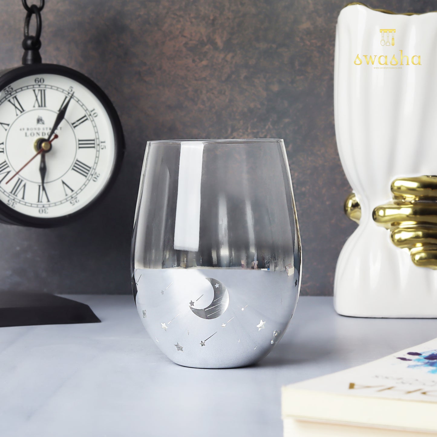Set of 6 elegant wine glasses - elevate your dining experience with this classic set