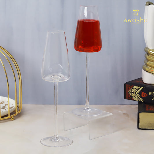 Set of 6 elegant wine glasses - elevate your dining experience with this classic set