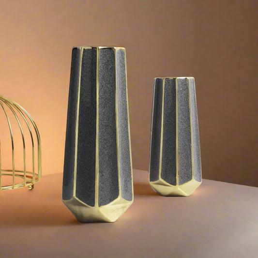 Ceramic flower vases - elegant decor for blossoming arrangements