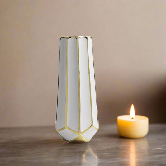 Ceramic flower vases - elegant decor for blossoming arrangements