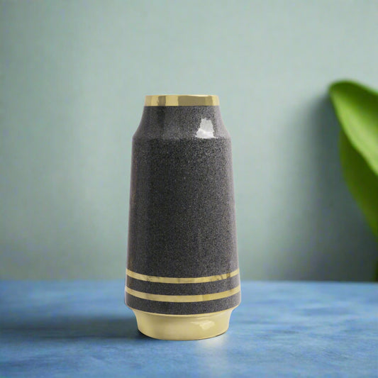 Ceramic flower vases - elegant decor for blossoming arrangements