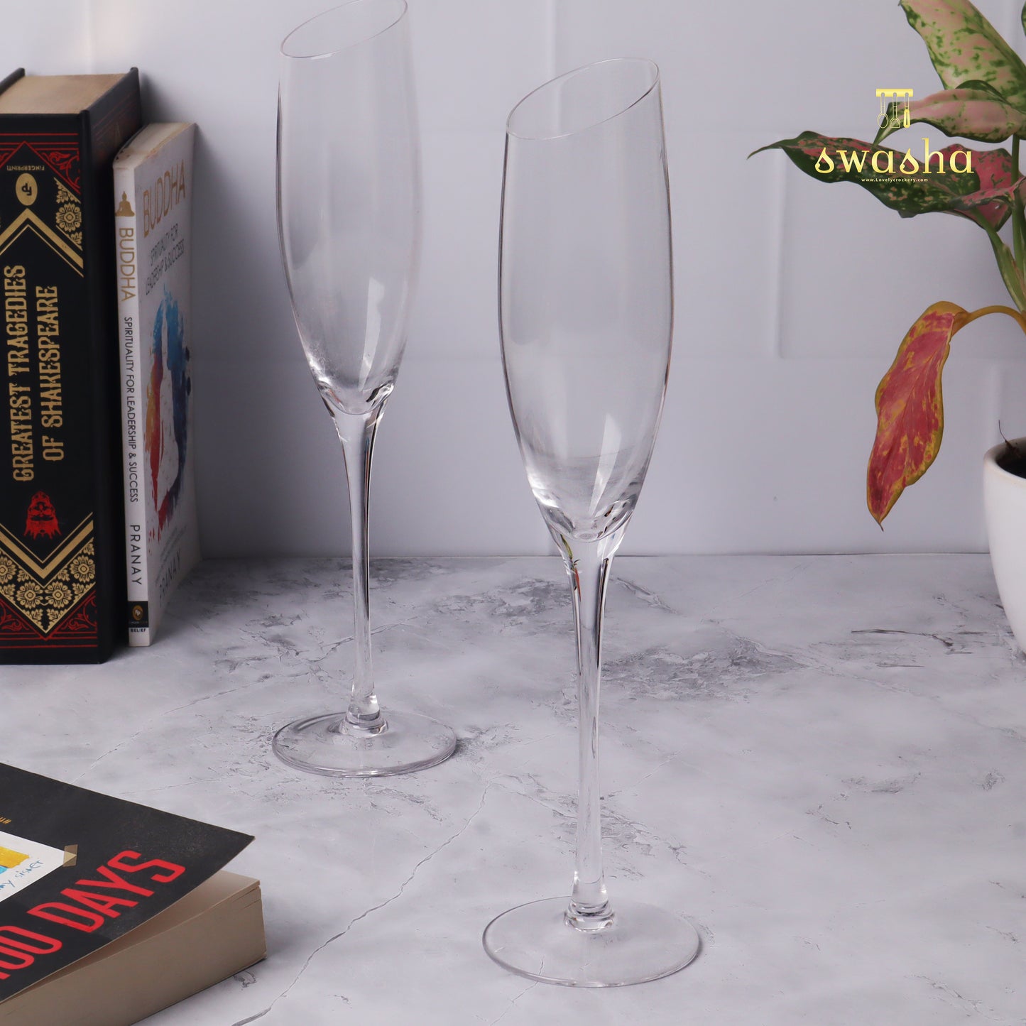 Set of 6 elegant champagne glasses - perfect for celebratory toasts and occasions