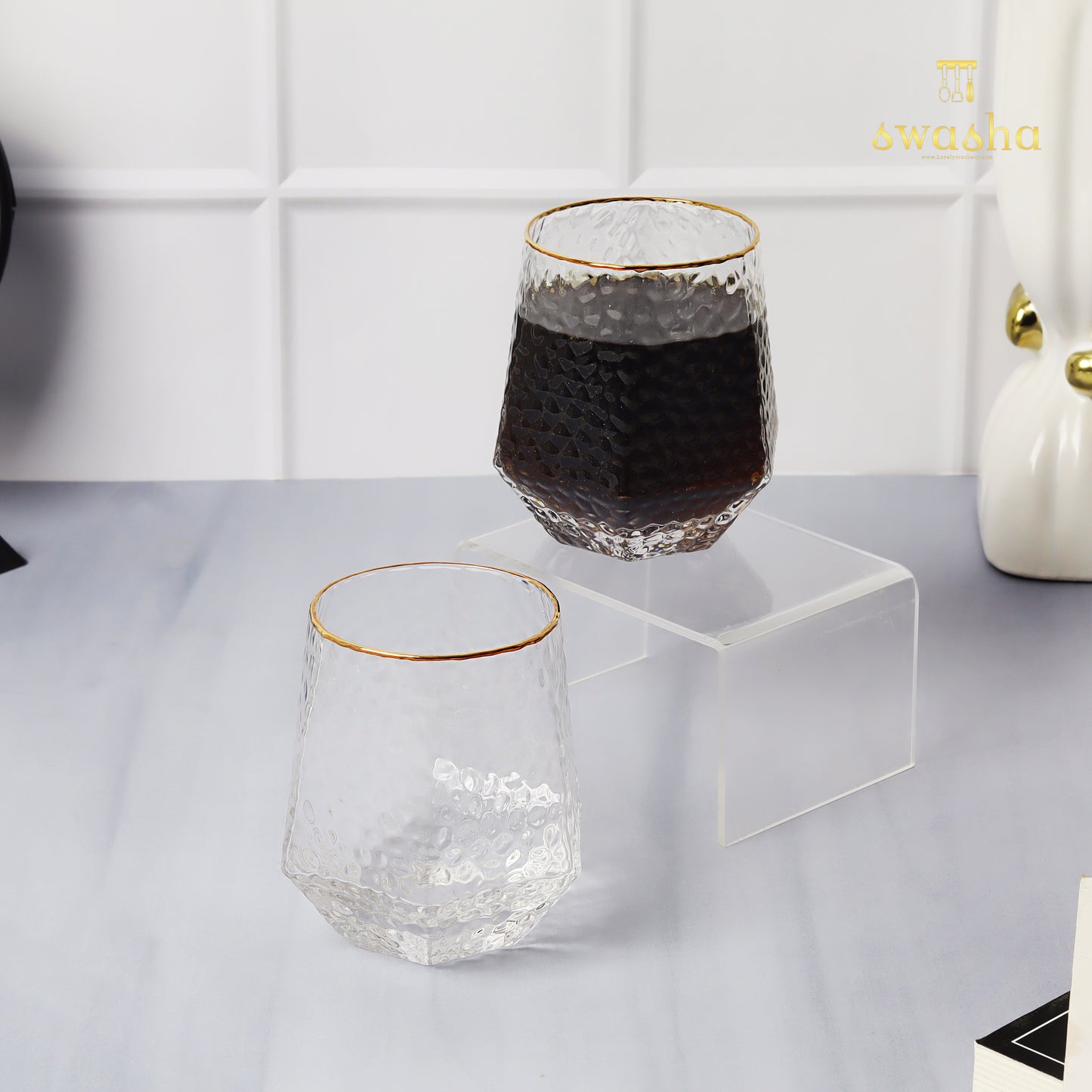 Set of 6 elegant wine glasses - elevate your dining experience with this classic set
