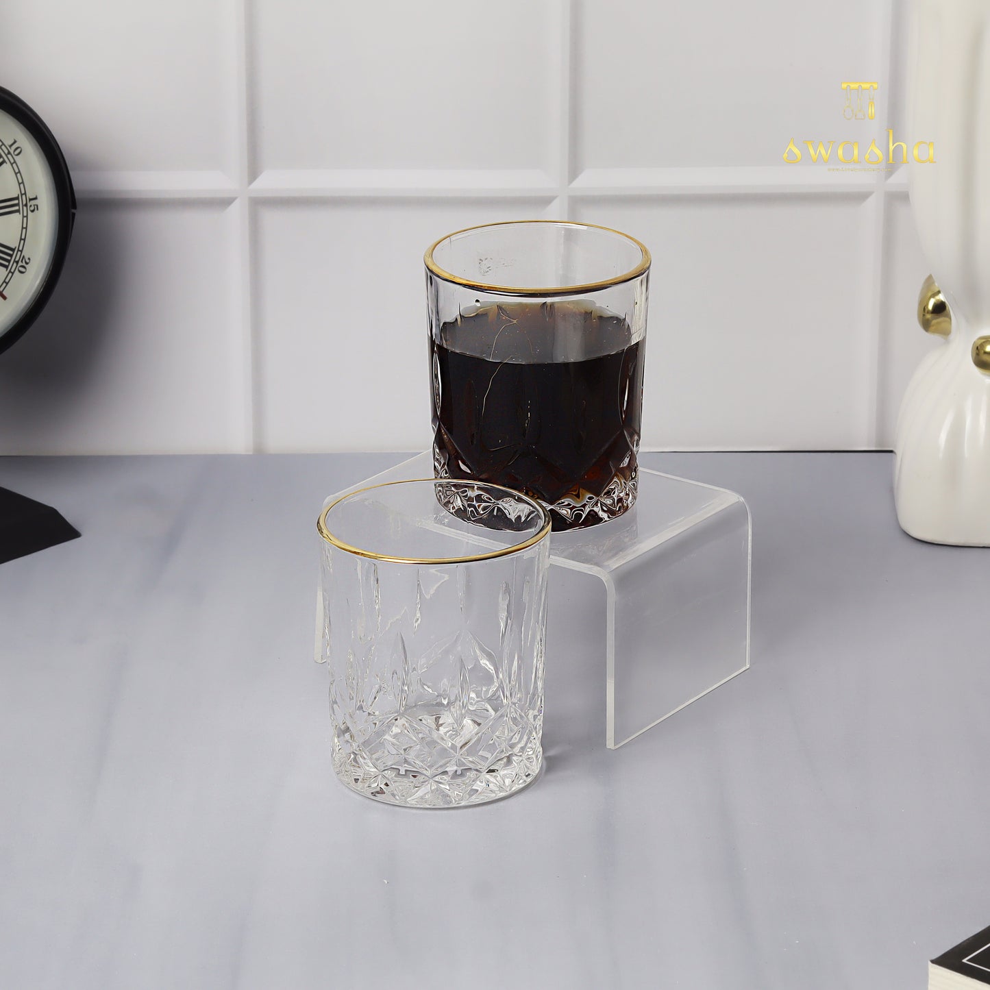 Set of 6 versatile glass tumblers - perfect for refreshing juices, whiskey and water.