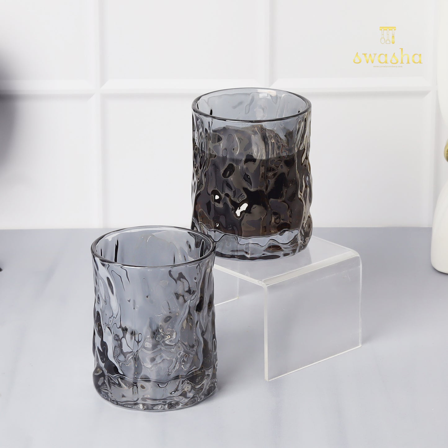 Set of 6 versatile glass tumblers - perfect for refreshing juices, whiskey and water.