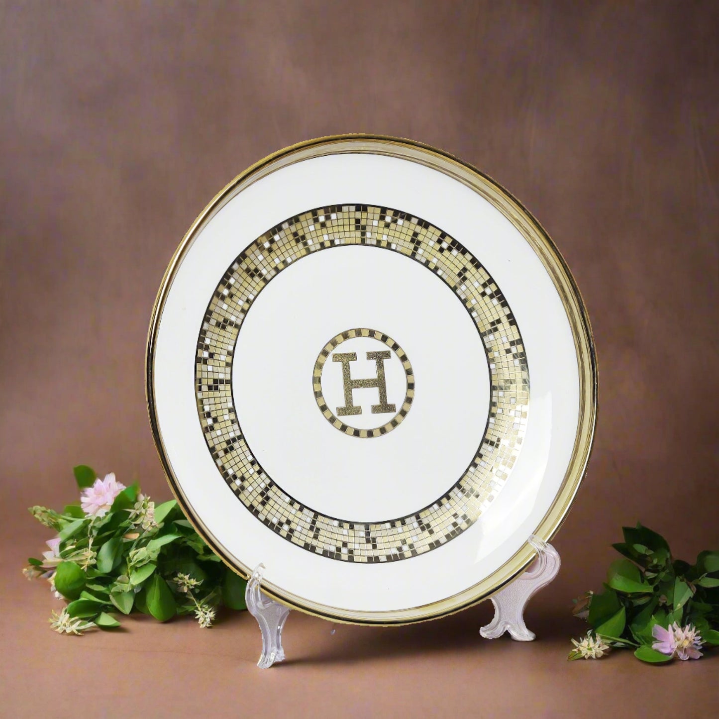 Personalized 18-piece ceramic dinner set - elevate dining with your unique touch
