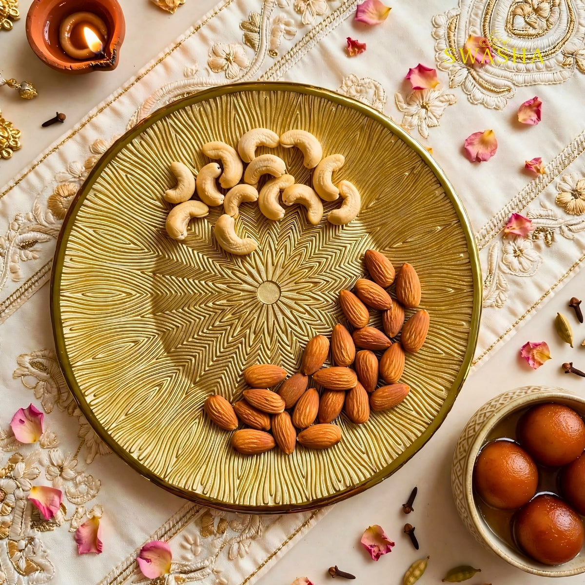 Swasha 7 pcs gold starburst Turkish glass snack set with 1 full plate and 6 side plates in Diwali gift box