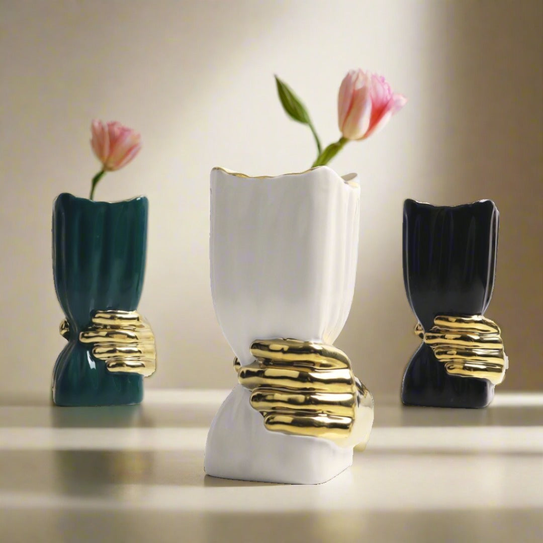 Ceramic flower vases - elegant decor for blossoming arrangements