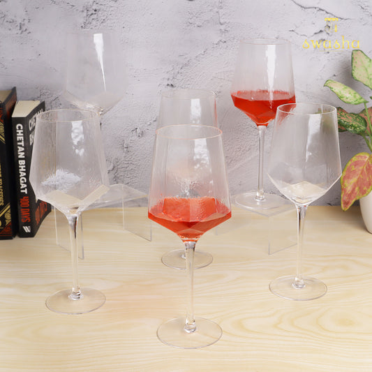 Set of 6 elegant wine glasses - elevate your dining experience with this classic set