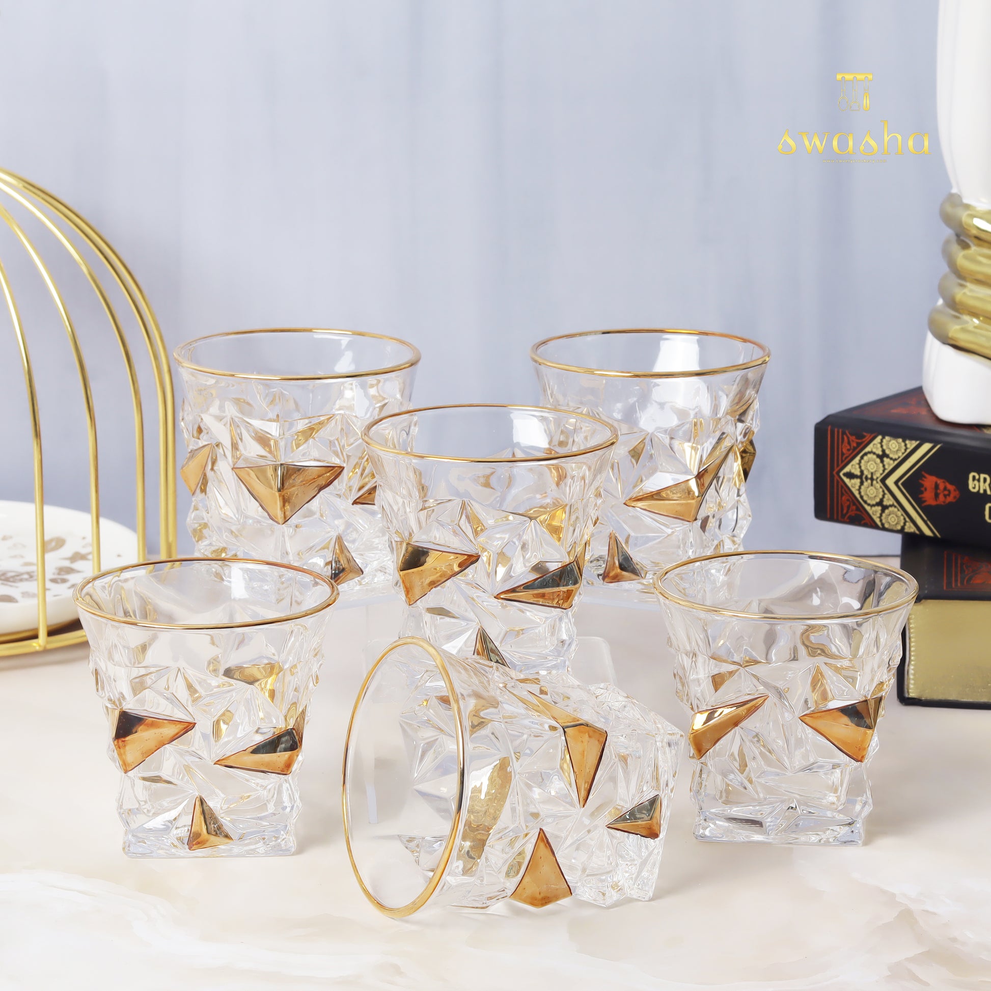 Set of 6 versatile glass tumblers - perfect for refreshing juices, whiskey and water.