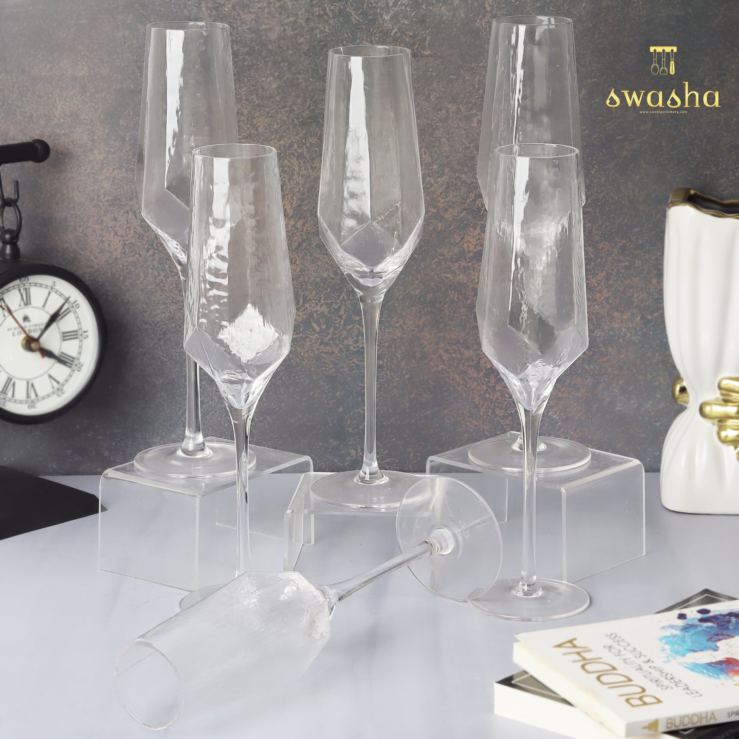 Set of 6 elegant champagne glasses - perfect for celebratory toasts and occasions