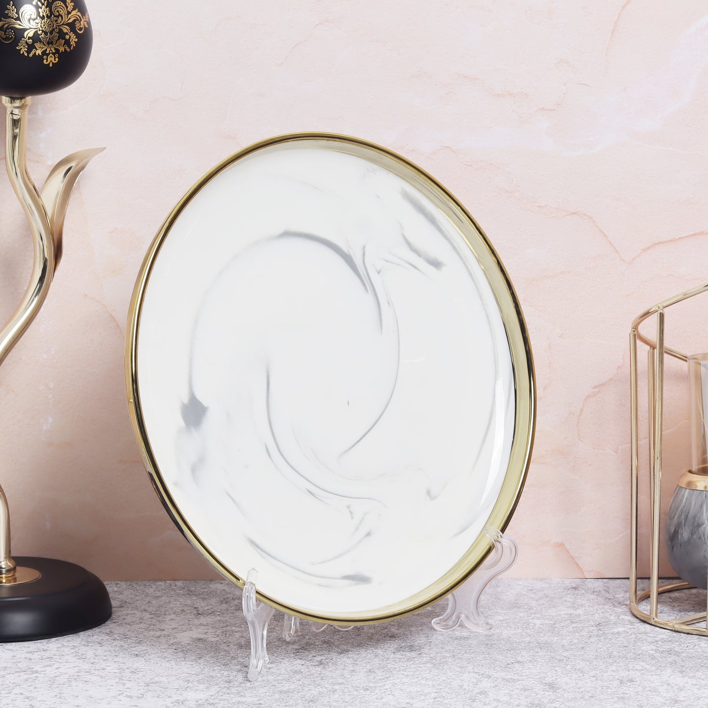 Classic ceramic dinner plate - perfect for stylish table settings