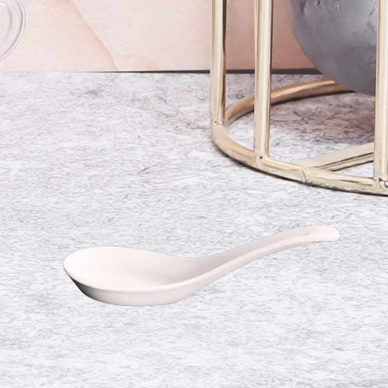 Polished ceramic spoon - a stylish and durable utensil for everyday use