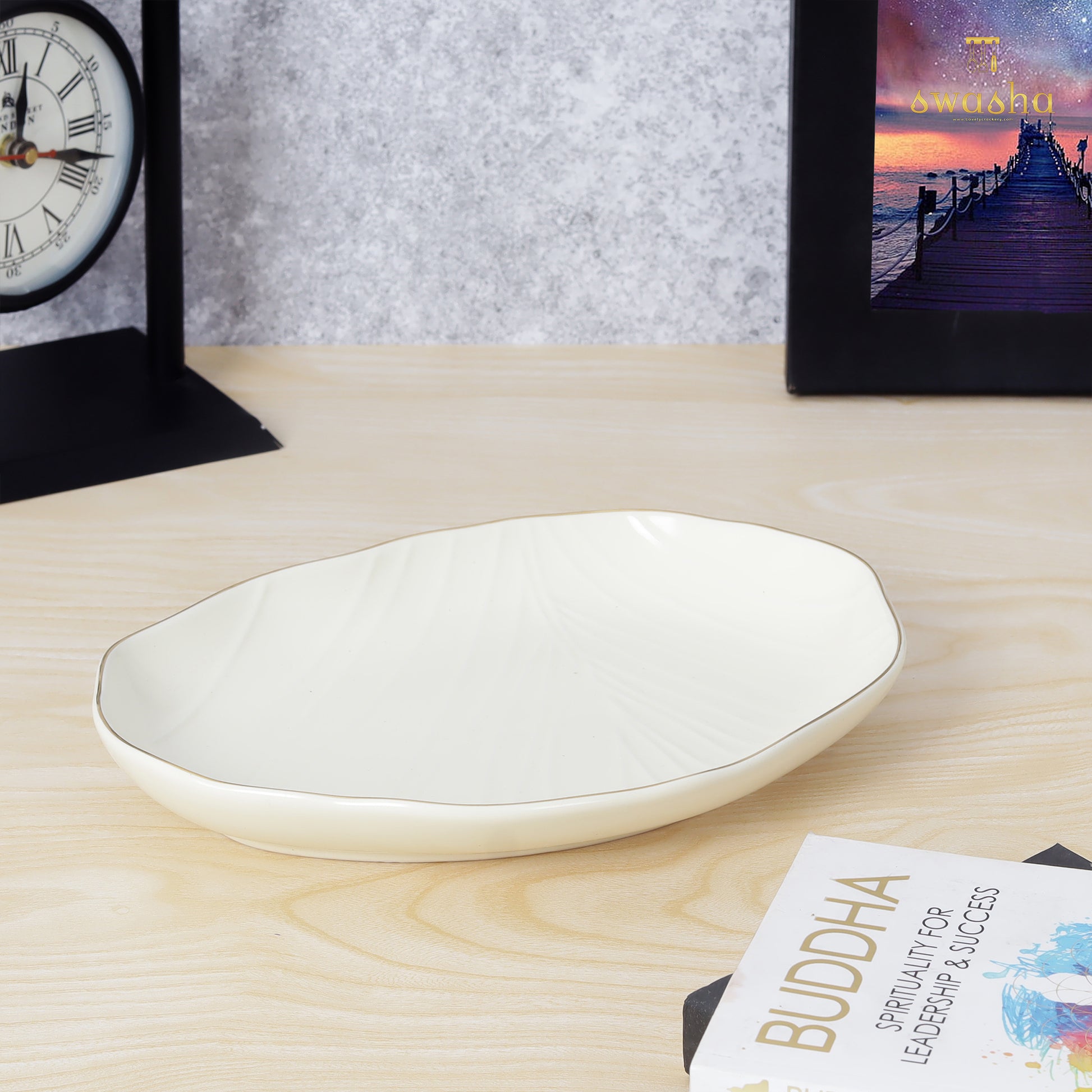 Ceramic snack plate - ideal for stylishly presenting delightful treats